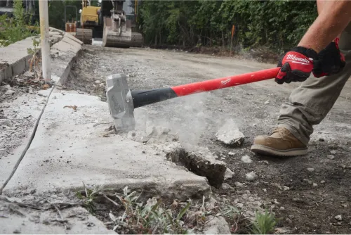 Milwaukee Fäustel 1130gr. mit langem Fiberglasstiel