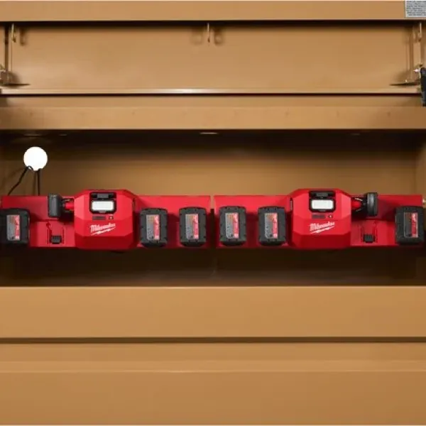Milwaukee M12-18GBC4 Mehrfach-Ladegerät