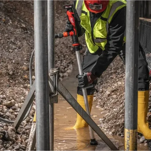 Milwaukee M12 BSWP-601 Akku-Transferpumpe