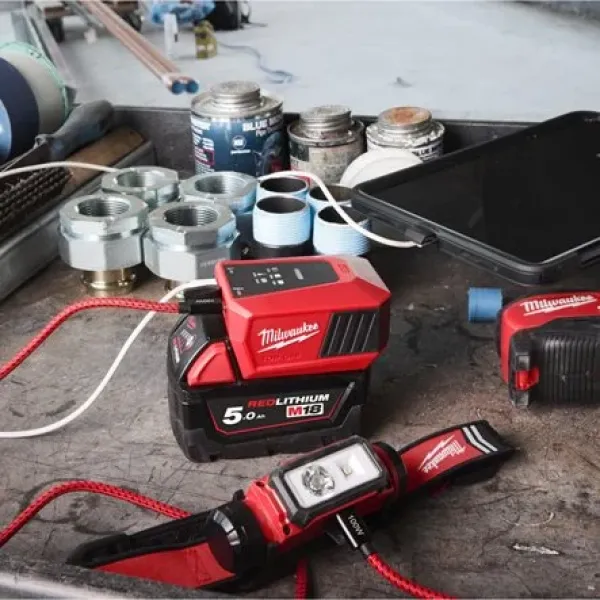 Milwaukee M18TC-0 Reise-Ladegerät